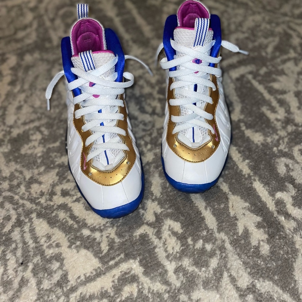 Nike foam posits